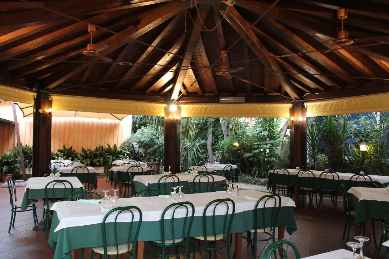 Hotel La Locanda Del Borgo Casal Monastero
