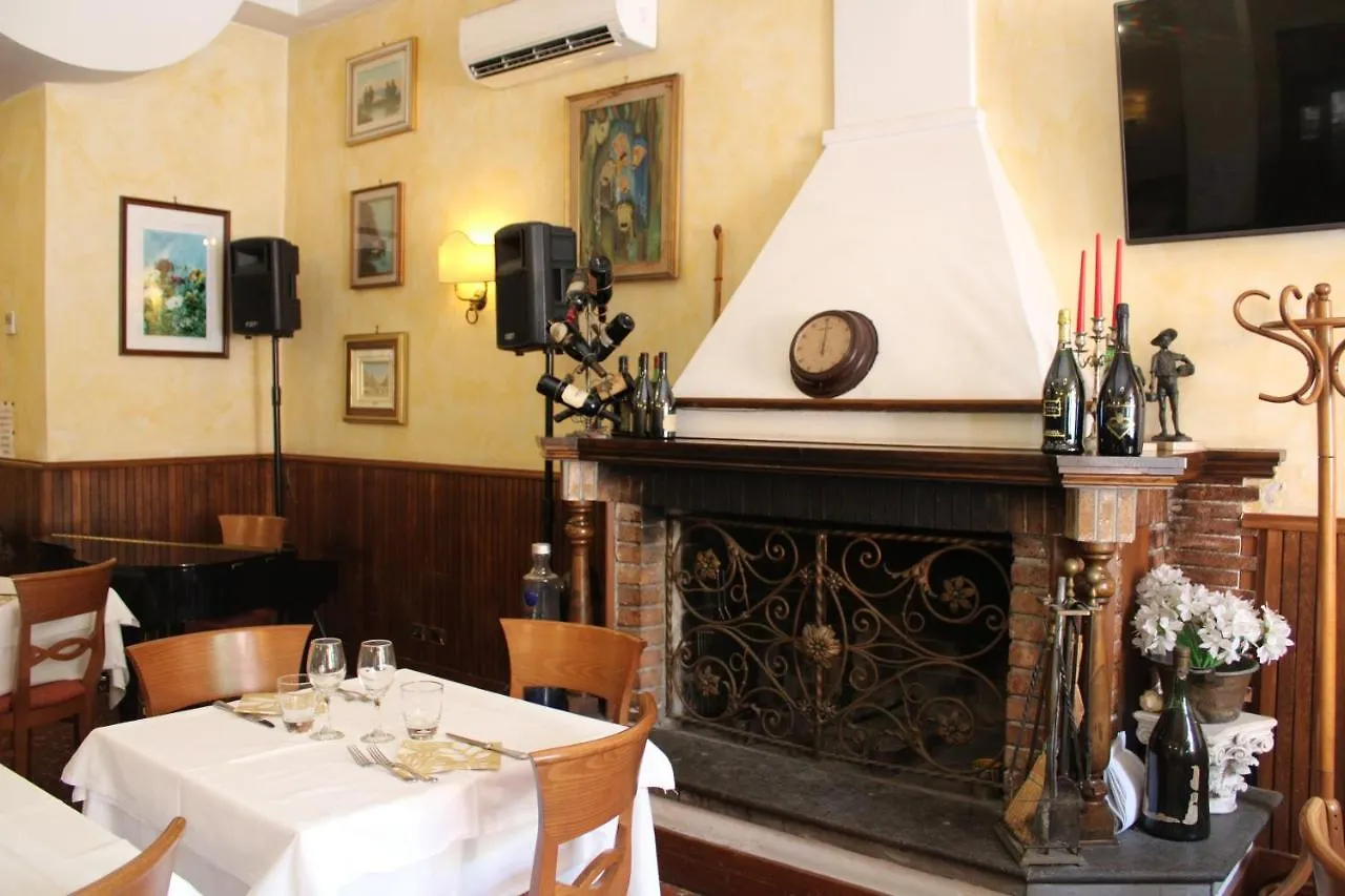 Hotel La Locanda Del Borgo Casal Monastero